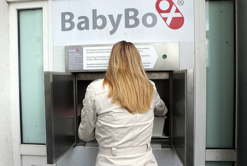 Otevření modernizovaného babyboxu v přerovské nemocnici