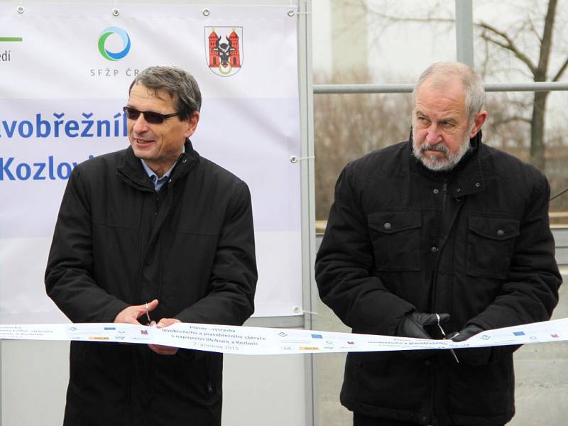 V Přerově, Dluhonicích a Kozlovicích skončila po šestnácti měsících rekonstrukce kanalizace. Celkové náklady se vyšplhaly na 412,8 milionů ko­run.