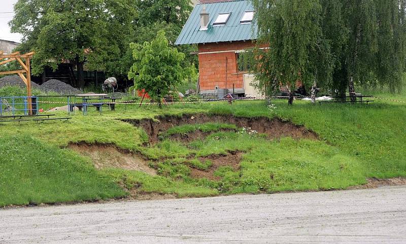 Sesuv půdy v Beňově , středa 2.6.2010 