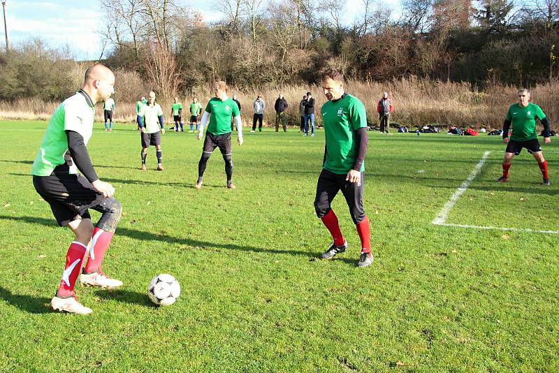 Utkání 1. PLMK Rotující Kedluben (tmavě zelená) - SK Radslavice.