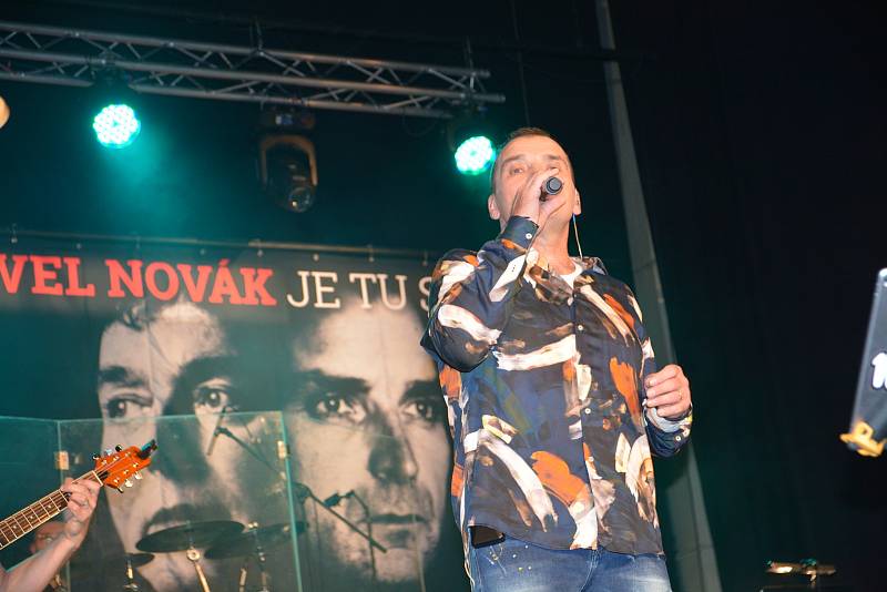 Vzpomínkový koncert na legendárního zpěváka Pavla Nováka v Městském domě v Přerově.