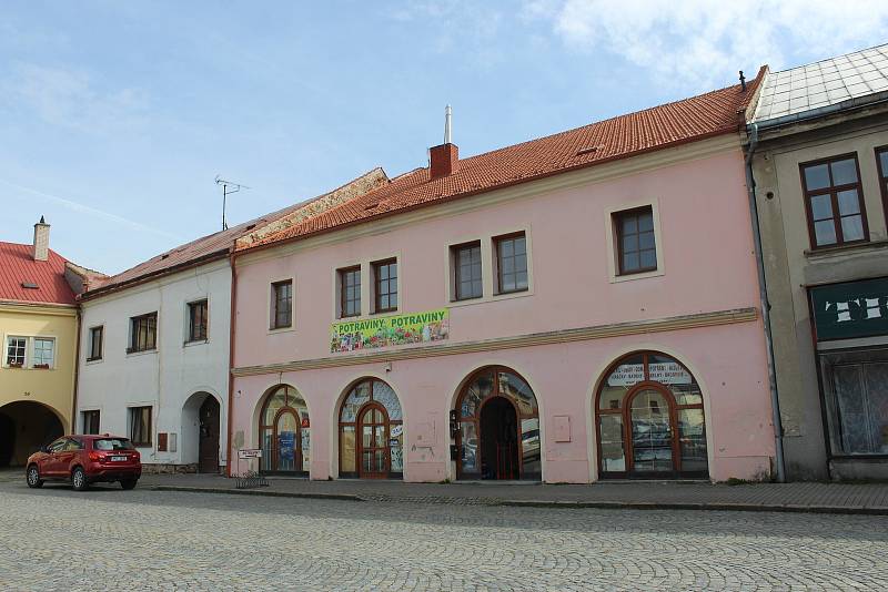Incident se stal v tomto domě na náměstí v Tovačově.