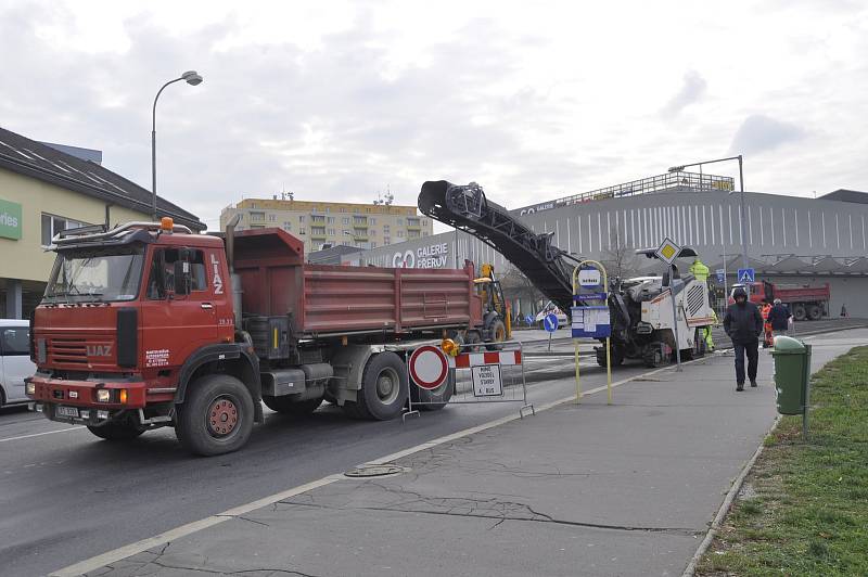 Dopravní situaci v Přerově komplikuje v těchto dnech uzavírka na křižovatce ulic Čechova a Šířava