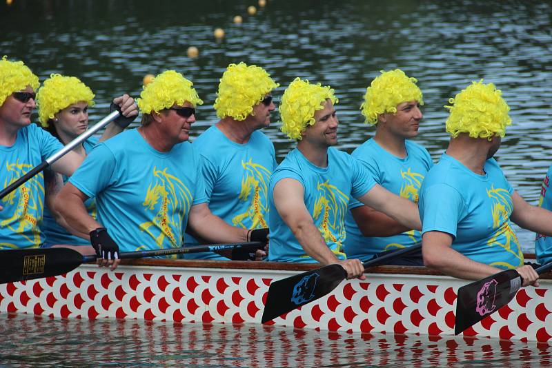 Festivalem dračích lodí ožil o víkendu areál přerovské Laguny.