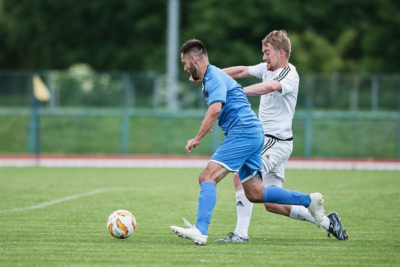 Fotbalisté Přerova (v modrém) v přátelském utkání s 1. HFK Olomouc