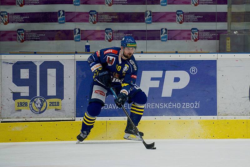 Hokejisté Přerova (v modrém) doma podlehli Ústí nad Labem 0:1