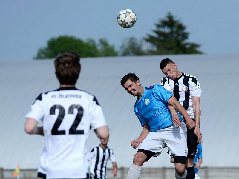 Fotbalisté Želatovic (v pruhovaném) proti Sokolu Určice