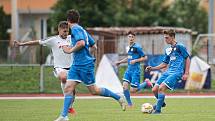 Fotbalisté Přerova (v modrém) v přátelském utkání s 1. HFK Olomouc