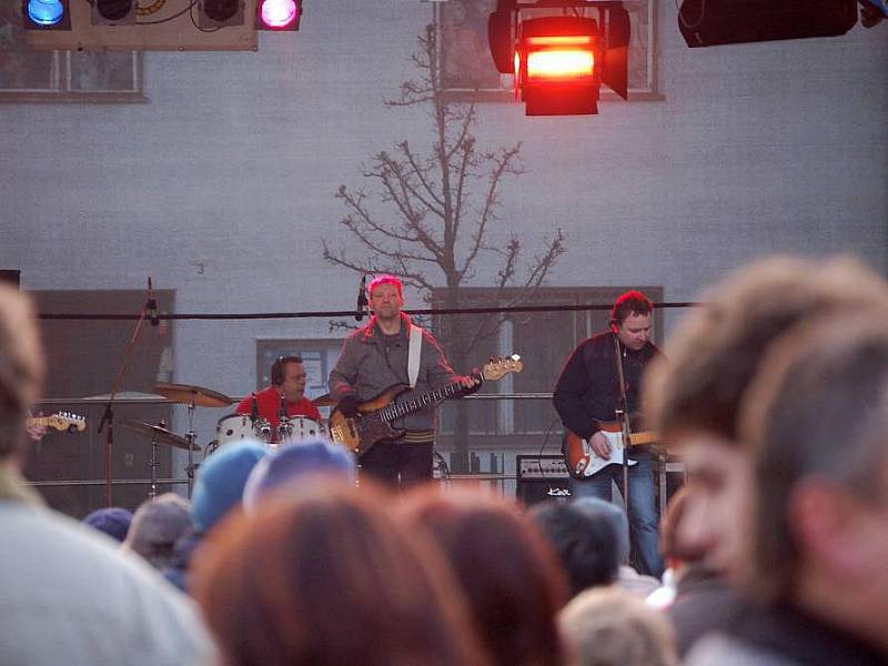 Koncert přerovské kapely Hezky česky 