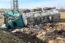Nehoda cisterny na dálnici u Radvanic, úterý 19. prosince 2023.