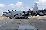 Lockheed C-130 Hercules na letišti v Bochoři