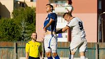 Fotbalisté Přerova (v modrém) proti rezervě 1. HFK Olomouc.