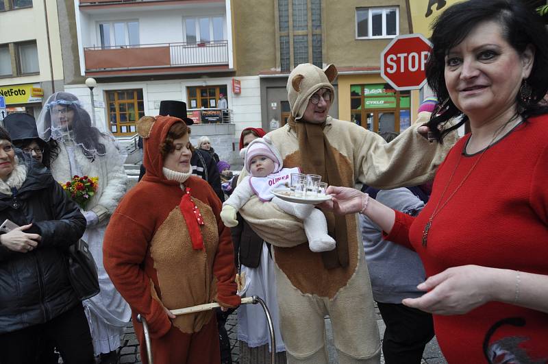 Vodění medvěda a masopustní rej si v sobotu užívali Přerované.