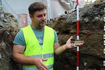 Další zajímavé nálezy učinili archeologové v okolí Blažkova domu na Masarykově náměstí v Přerově. Podařilo se jim doložit stopy osídlení z období Velké Moravy.