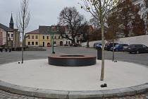 Horní náměstí v Přerově zdobí nový prvek - replika původní Pernštejnské studny. Na prostranství byly vysázeny tři nové lípy.