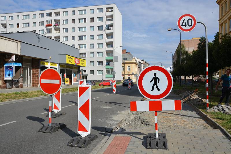 Částečná uzavírka Palackého ulice v Přerově kvůli budování autobusového zálivu