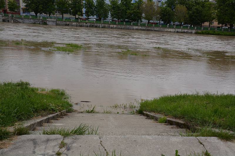 Řeka Bečva v Přerově ve čtvrtek 23.5.2019 ráno