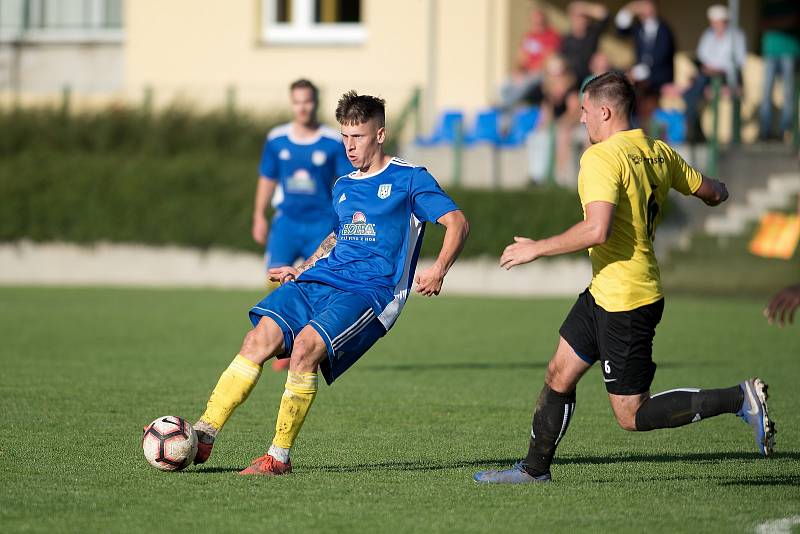 Fotbalisté Kozlovic (ve žlutém) proti Šumperku.