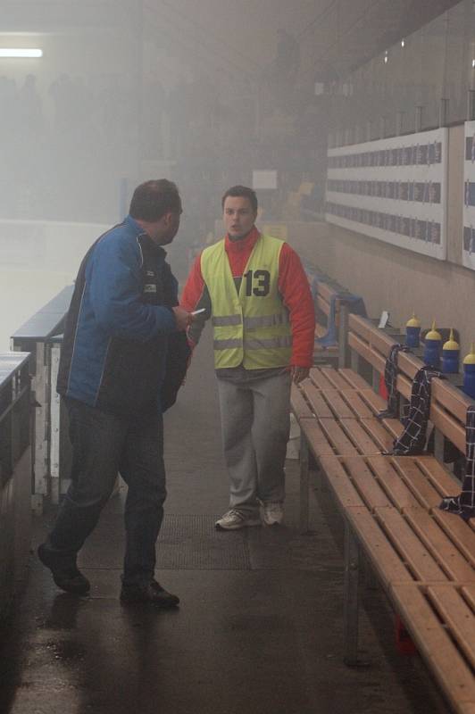 Zubři vs. Vsetín - Peklo a následky výtržnosti fanoušků v Meo Aréně v Přerově při a po zápase. Utkání bylo rozhodčími předčasně ukončeno. 