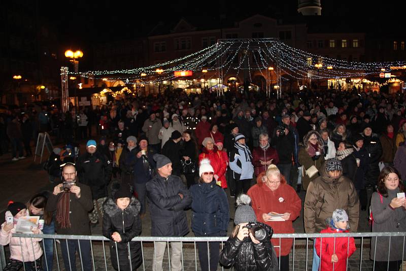 Česko zpívá koledy 2019 na náměstí TGM v Přerově