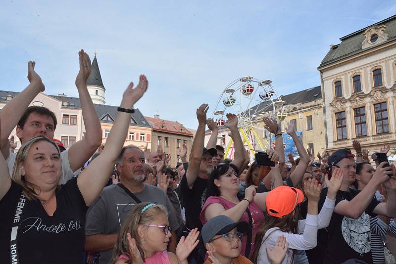 O závěrečný koncert letošních Svatovavřineckých hodů v Přerově se postarala v neděli vpodvečer známá česká skupina Argema, která zahrála své největší hity. Na Masarykovo náměstí dorazily tisíce lidí