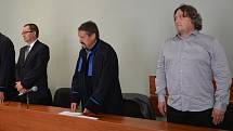 Okresní soud v Přerově vynesl rozsudek nad dvěma lékaři přerovské nemocnice, kteří byli obžalováni v souvislosti s úmrtím pacienta