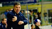 Hokejisté HC Zubr Přerov (v modrých dresech) v přípravě proti Aukro Berani Zlín. Kamil Přecechtěl. Foto: Deník/Jan Pořízek