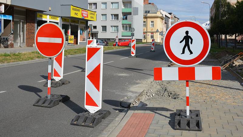 Částečná uzavírka Palackého ulice v Přerově kvůli budování autobusového zálivu