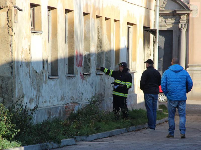 Při požáru objektu v centru Kojetína se zranili dva bezdomovci, kteří v opuštěné budově přebývali.