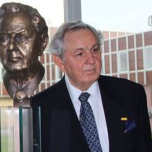 Paul Raustnitz a jeho busta v přerovské Meoptě