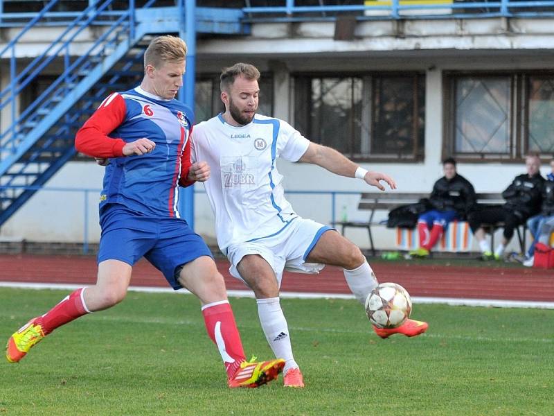 Fotbalisté přerovské Viktorie (v bílém) proti Blansku Petra Švancary.