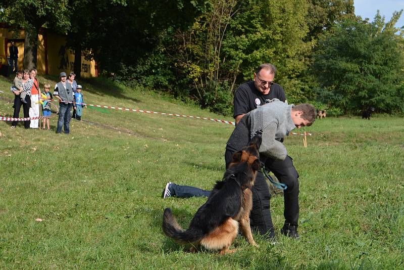 Program k zahájení školního roku pro děti u loděnice v Přerově