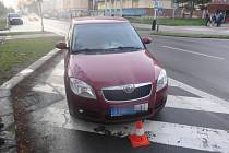 V pátek ráno srazil řidič fabie na přechodu ve Dvořákově ulici osmnáctiletého mladíka.