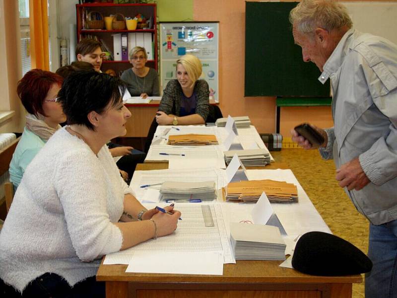Krajské volby 2016 na ZŠ Struhlovsko v Hranicích