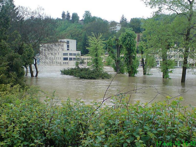 Povodně v lázních Teplice nad Bečvou v pondělí 17. května