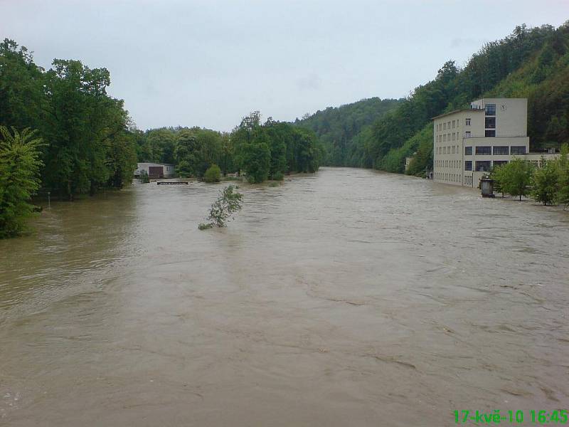 Povodně v lázních Teplice nad Bečvou v pondělí 17. května