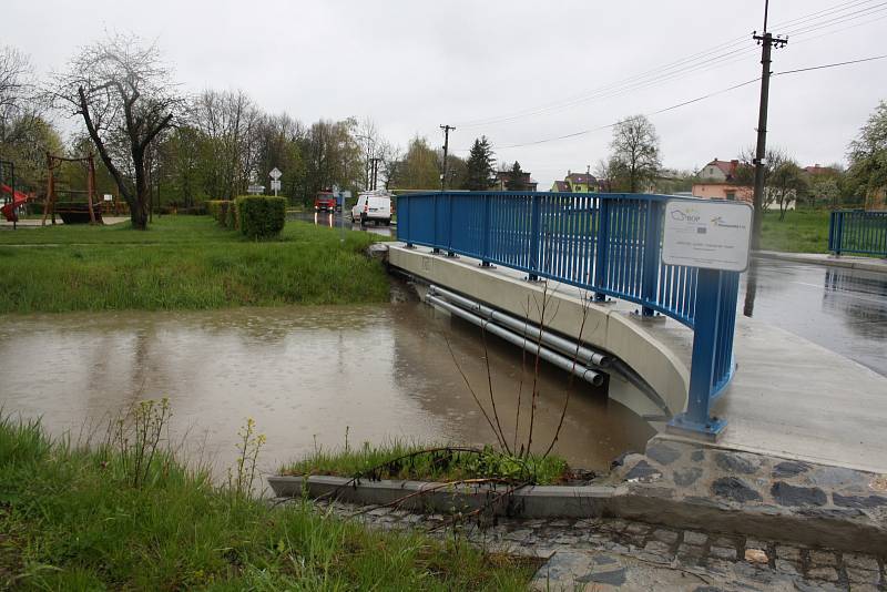 Bečva v Ústí na Hranicku 28. dubna 2017