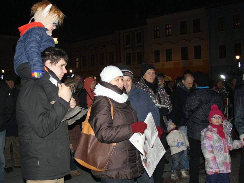 Hranice, Masarykovo náměstí. Česko zpívá koledy 10.12.2014 