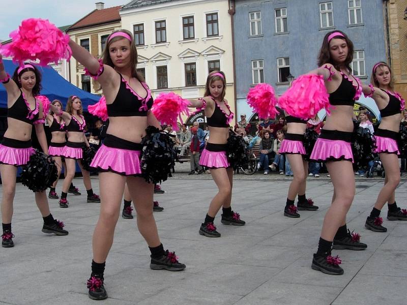 Hranické mažoretky Panenky obecenstvo uchvátily.