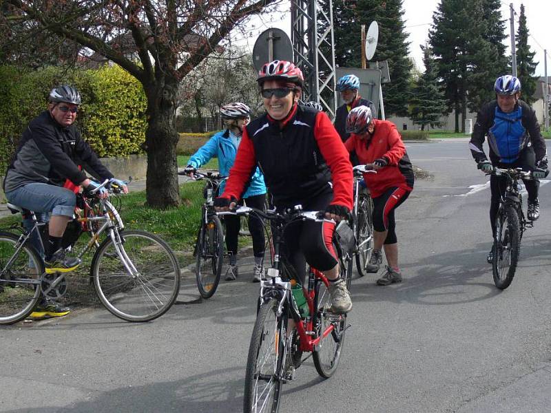 Členové hranického Klubu seniorů se vydali na cyklovyjížďku po regionu