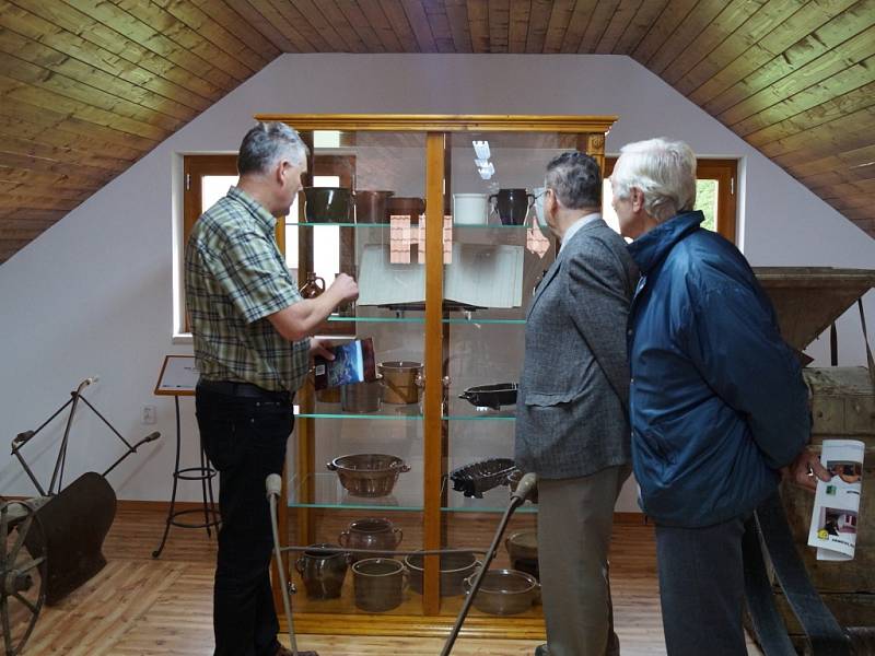 Expozice zemědělské techniky v Bělotíně