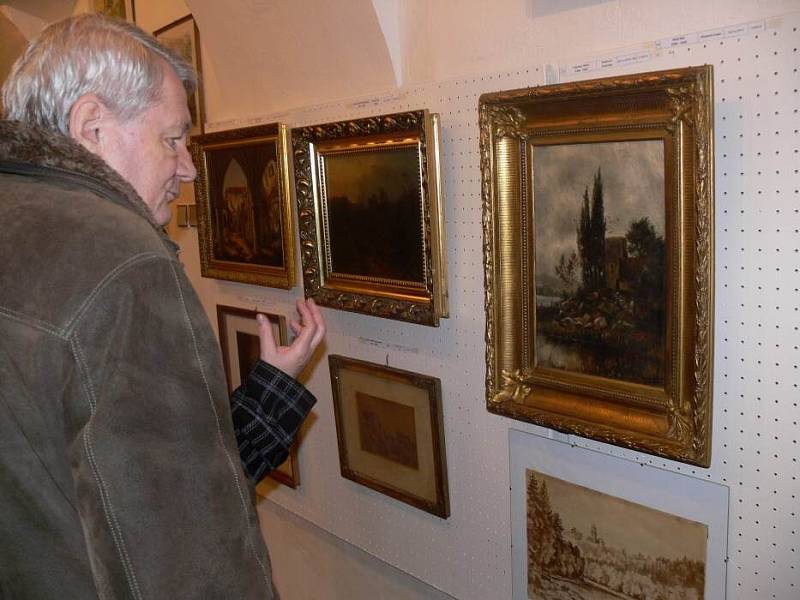 Výstava s názvem Hrady a zříceniny v galerii Gustava Matušky