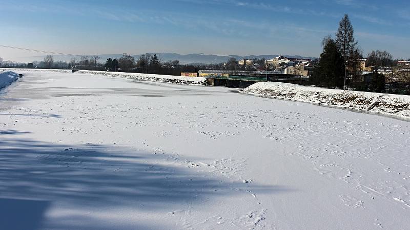 Řeka Bečva v Hranicích  15. února 2021