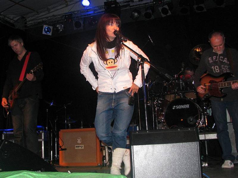 Anna K & Band