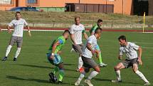 Fotbalisté Hranic (v zeleném) deklasovali v poháru Všechovice 6:1.