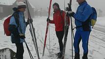 Nejkvalitnější trasa pro běžkaře vede z Ovčárny přes Švýcárnu na Červenohorské sedlo, kde je stopa upravená.