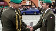 Slavnostní nástup vojáků v Hranicích s oceněním za misi v Afgánistánu
