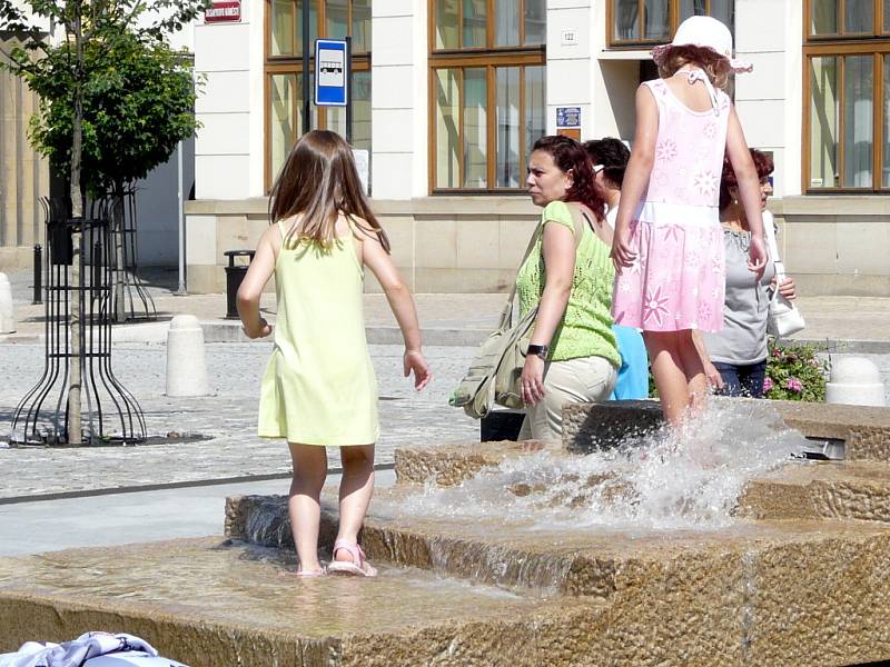 Cedulky s varovnými zákazy lidé neakceptují.