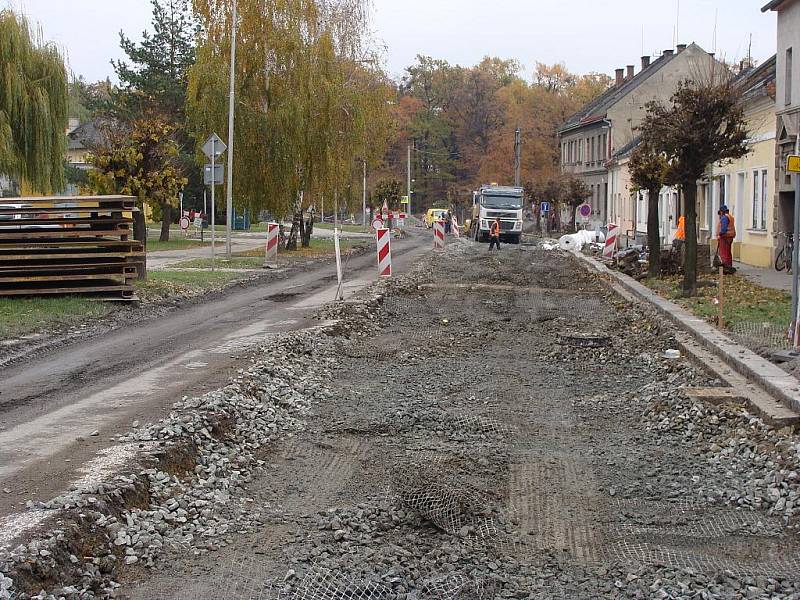 Přerované kroutí hlavou nad hektickým tempem stavebních firem