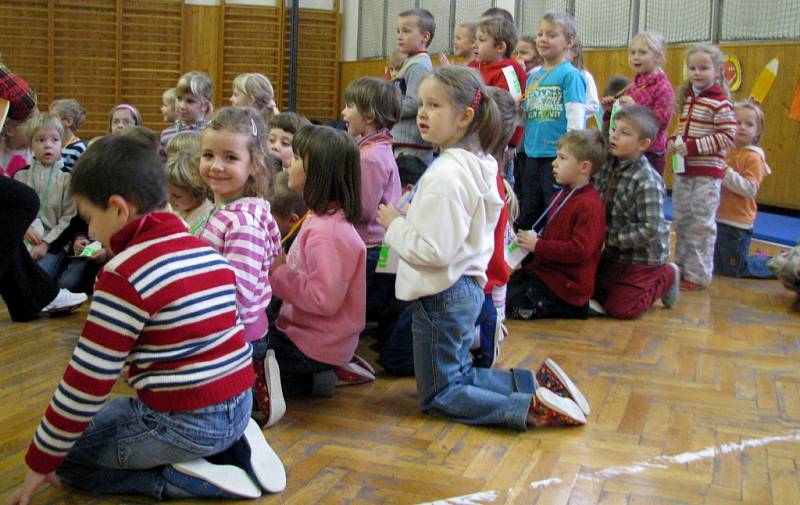 Na ZŠ Struhlovsko připravili pro předškoláky z mateřinek zábavné dopoledne.